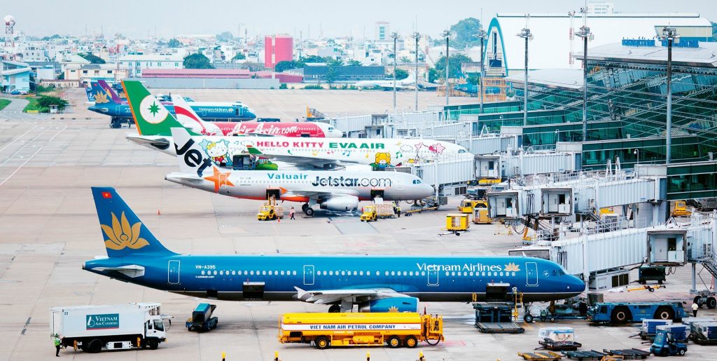 Vietnam to resume nine regular international air routes